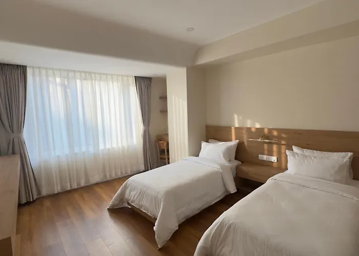 Snowlion Hotel
