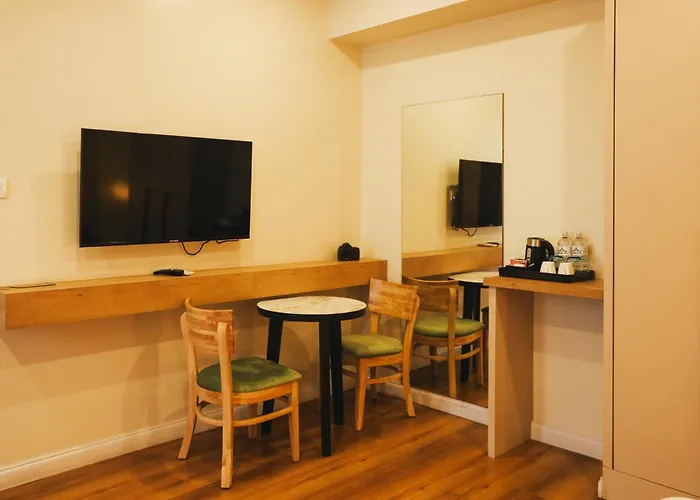 Snowlion Hotel *